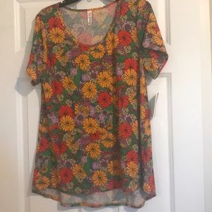 XL LuLaRoe Classic Tee NWT
